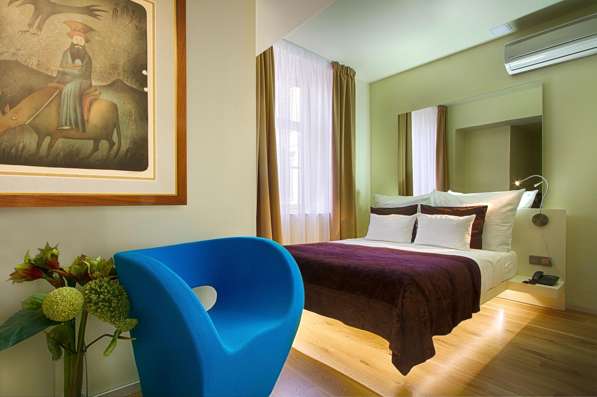 Hotell Three Storks 5*