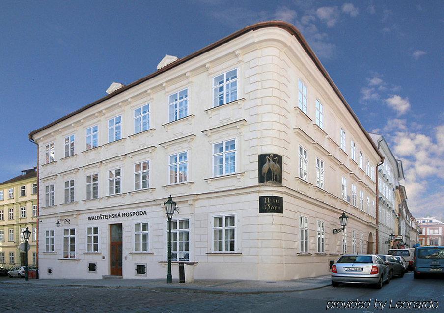 Three Storks Hotell 5*