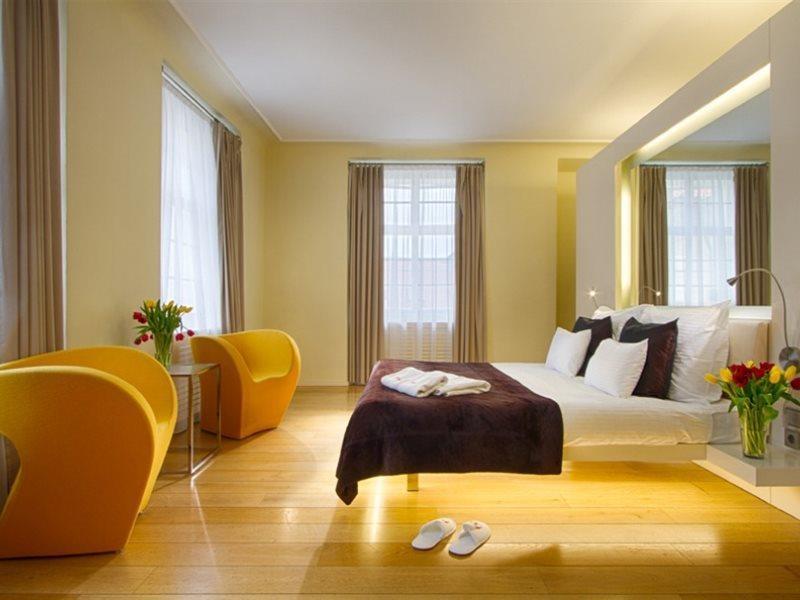 Hotell Three Storks 5*