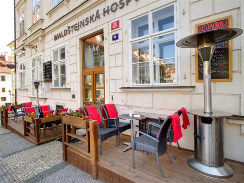Hotell Three Storks 5*