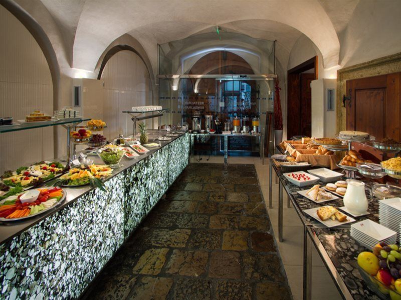 Three Storks Hotell 5*