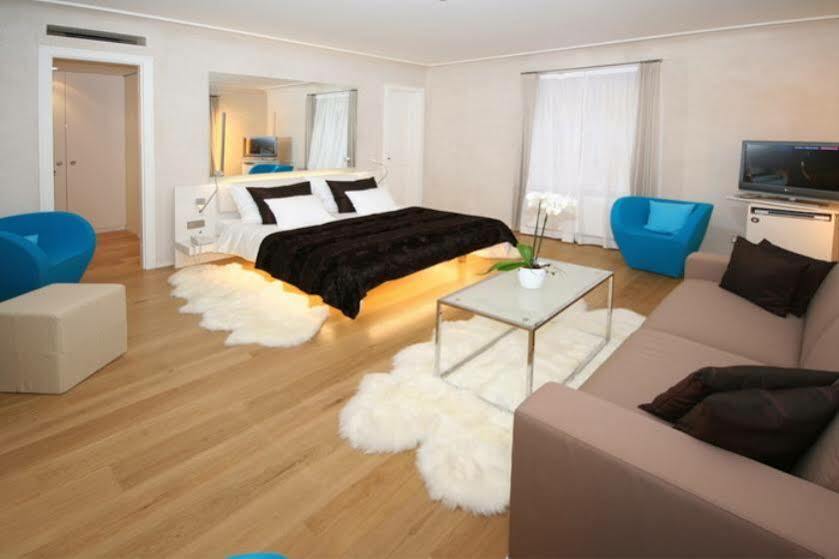 Three Storks Hotell 5*